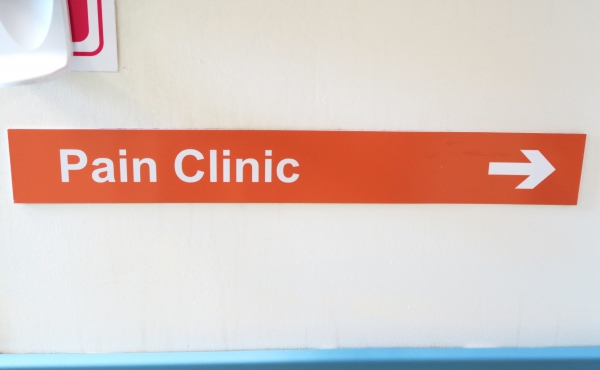 Pain clinic sign